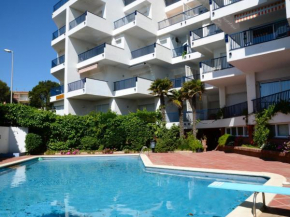 Apartment with six rooms near Riells
